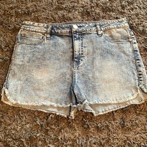 light wash Denim jean shorts